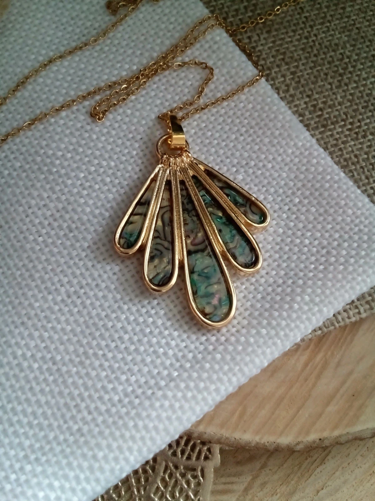 Collier bohème doré feuille d'ormeaux abalone – photo 3